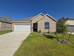 Building Photo - 925 Raintree Rd