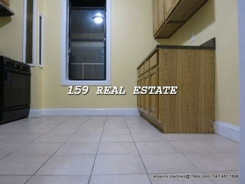 Building Photo - 839 Riverside Dr