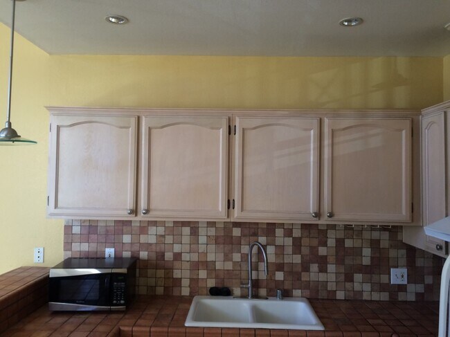Kitchen - 5154 Inglewood Blvd