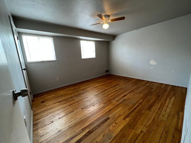 Master Bedroom - 428 Brierly Ln