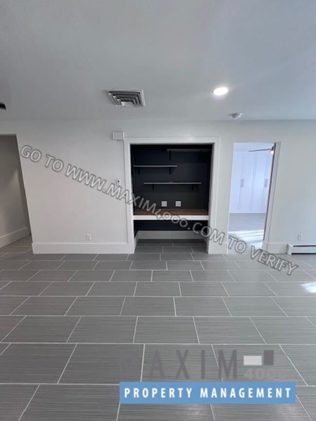 Building Photo - 373 Ridges Blvd