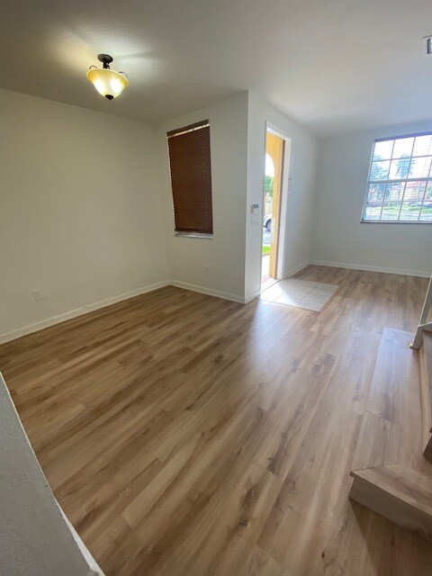 Foto del edificio - 1420 NE 33rd Ave