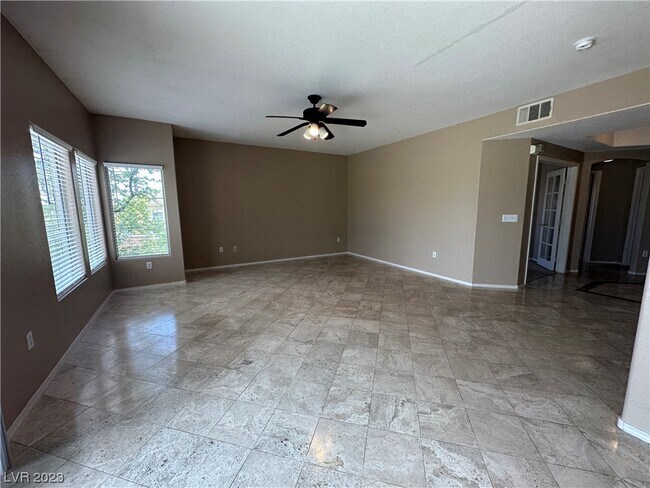 Foto del edificio - 10830 Amber Ridge Dr
