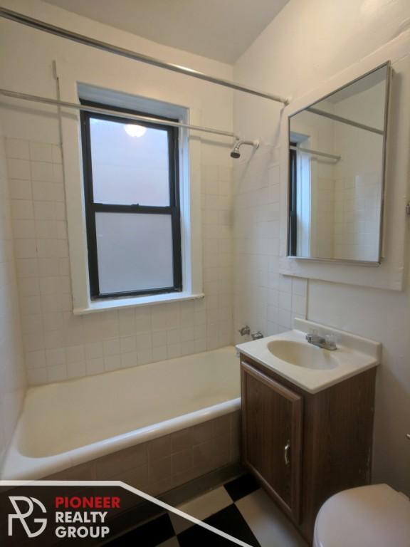 Foto del edificio - 0 bedroom in CHICAGO IL 60614