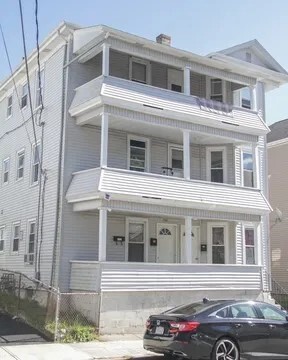 Primary Photo - 158 Irving St