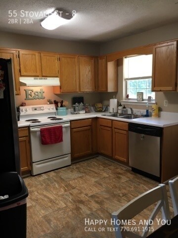 Building Photo - Great location in downtown Sharpsburg. Two...