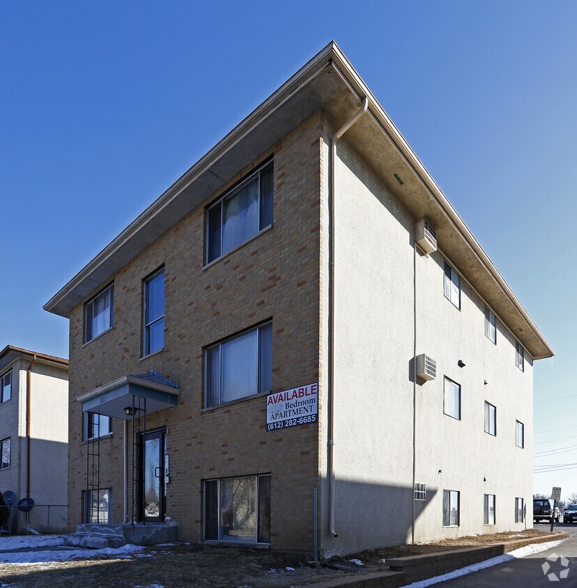 Foto del edificio - 1515 Elrose Ct