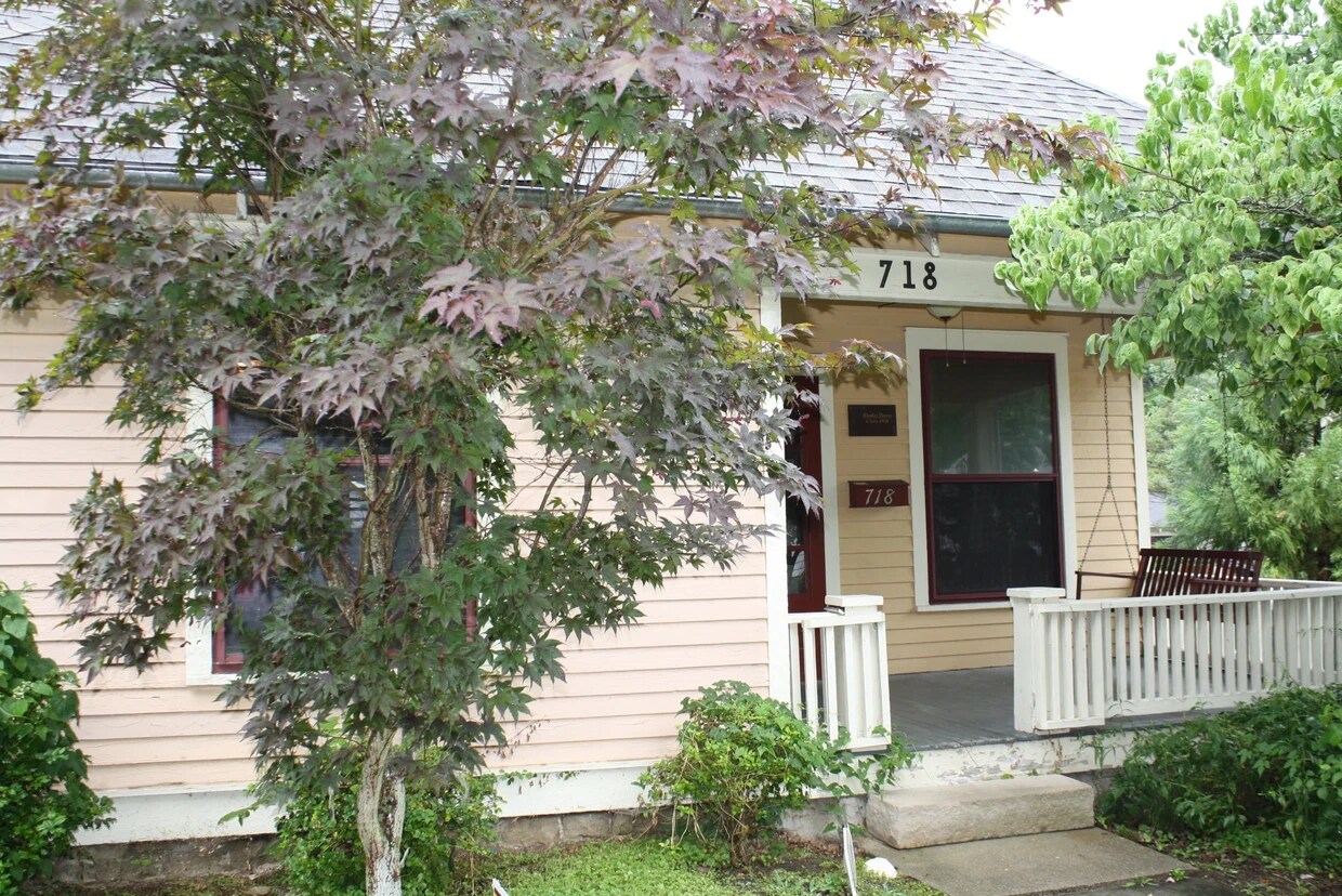 Primary Photo - 718 S Lincoln St