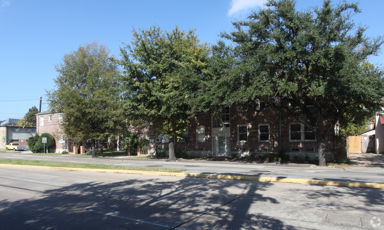 Foto del edificio - 1920 Richmond Ave