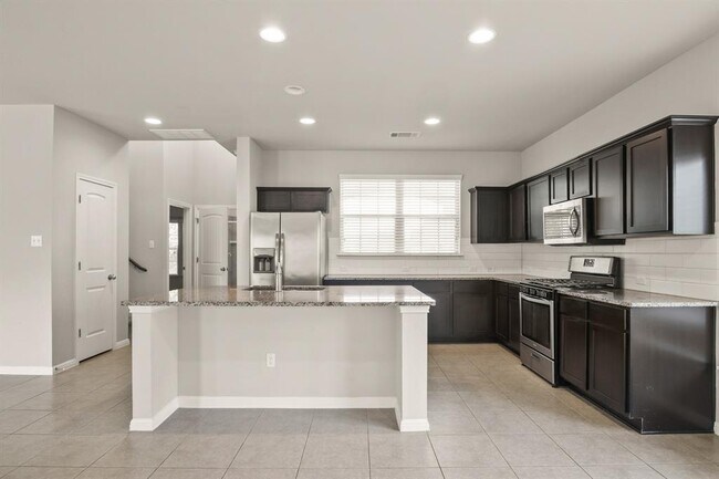 Building Photo - 440 Canadian Springs Dr
