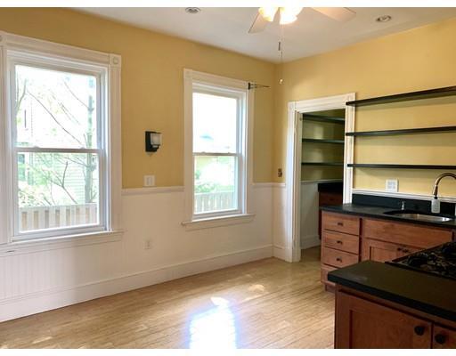 Building Photo - 81 Spring Park Ave