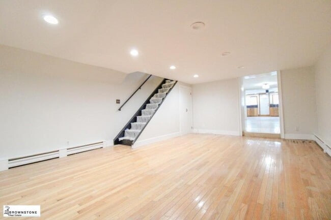 Building Photo - 3 bedroom in BROOKLYN NY 11231