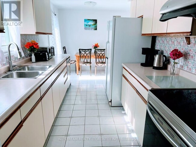 Building Photo - 46 Stainforth Dr