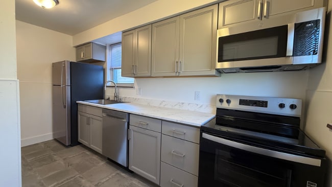 Building Photo - 6439 Elbrook Ave