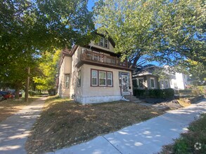 Building Photo - 3046 Bryant Ave S