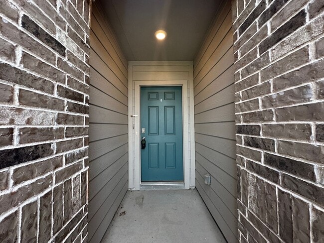 Building Photo - 15205 Siberian Elm Ln
