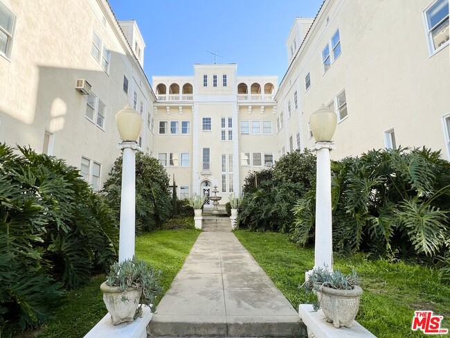 Building Photo - 3400 San Marino St