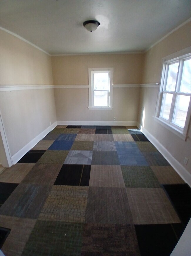 Foto del edificio - 328 Royal Ave