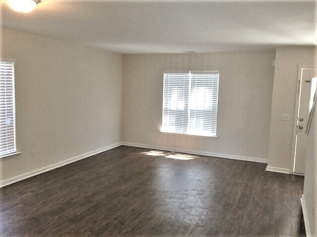 Building Photo - 91 Pine Ridge Dr