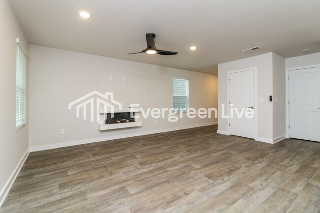 Building Photo - 4834 Station Ln