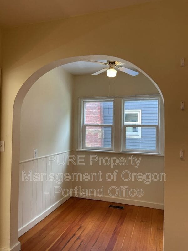Building Photo - 1555 N Killingsworth St