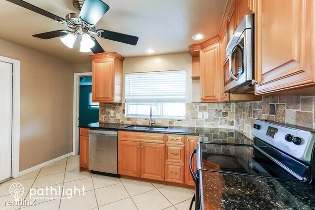 Foto del edificio - 3 br, 2 bath House - 4555 Vinsetta Avenue ...