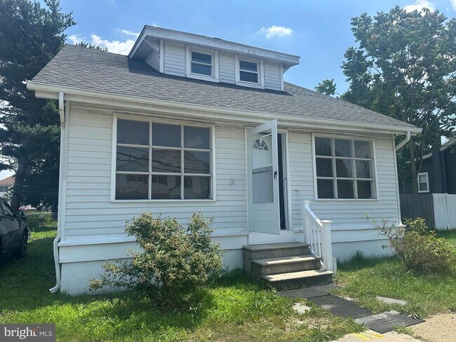 Building Photo - 316 Delsea Dr