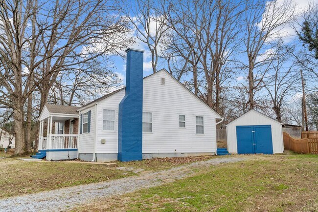 Building Photo - Cozy 3bd/2bth Cottage in Alcoa!