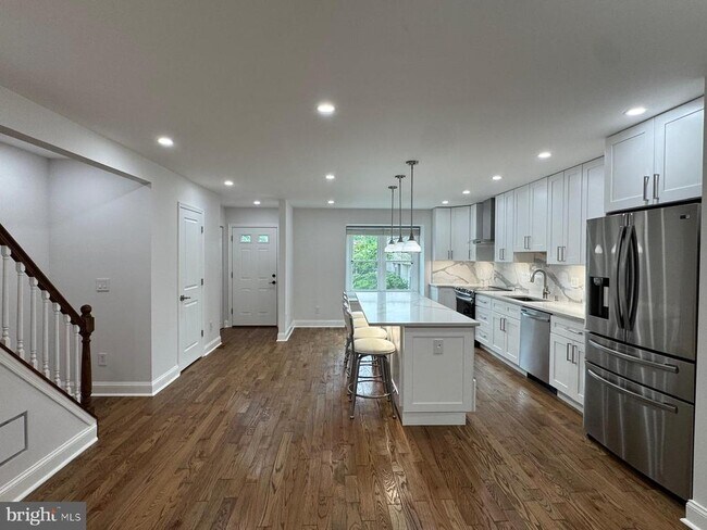 Foto del edificio - 4002 Franklin Ct