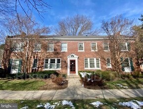 Building Photo - 1745 N Troy St