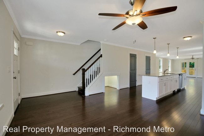 Building Photo - 3 br, 2.5 bath House - 3307 Rosewood Avenue