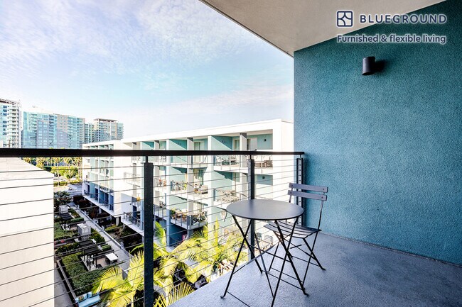 Foto del edificio - 13488 Maxella Ave
