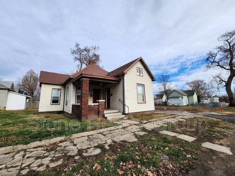 Foto principal - 812 College Ave