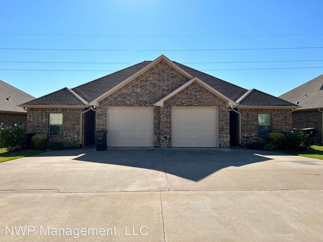 Primary Photo - 2 br, 2 bath House - 9191 Shadow Oak Drive