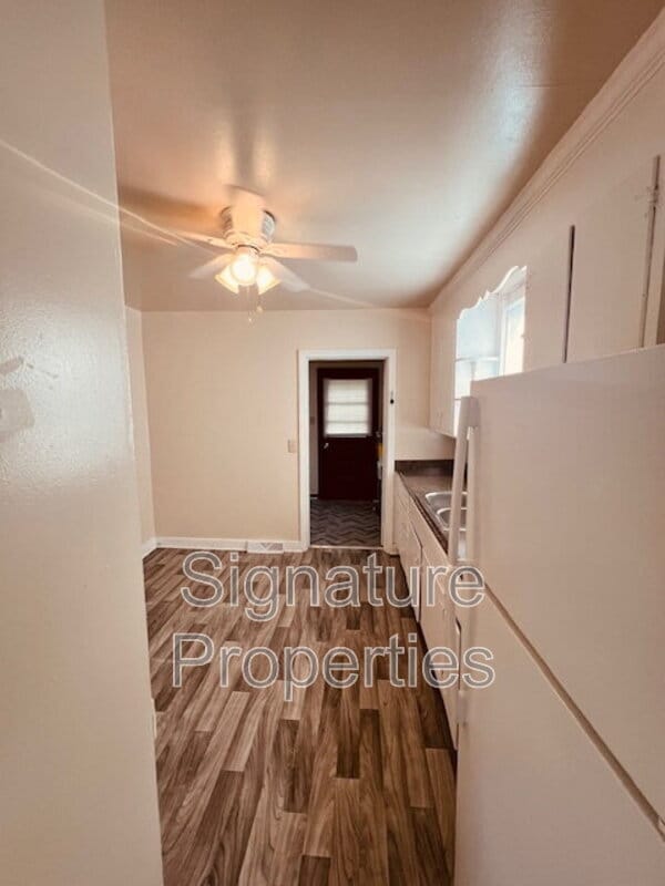 Building Photo - 2128 N Whitehill Dr
