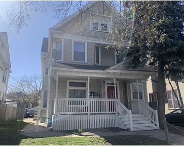 Front of building - 3040 Park Ave