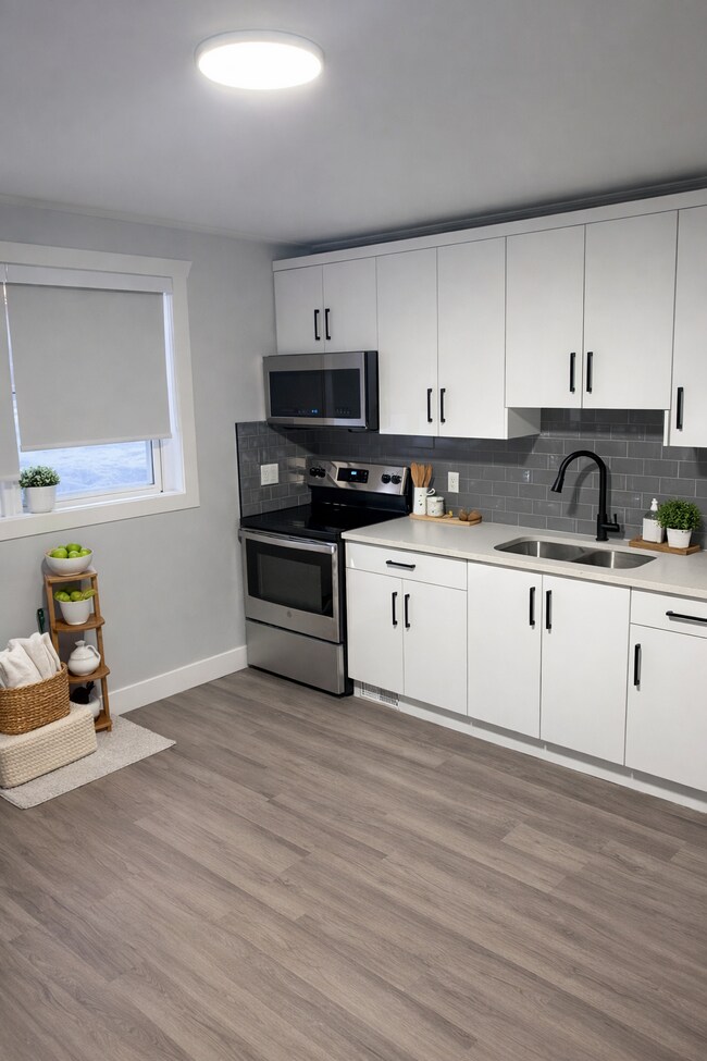 Photo du bâtiment - 10404-10496 96 Ave NW