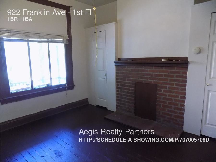 Primary Photo - 922 Franklin Ave