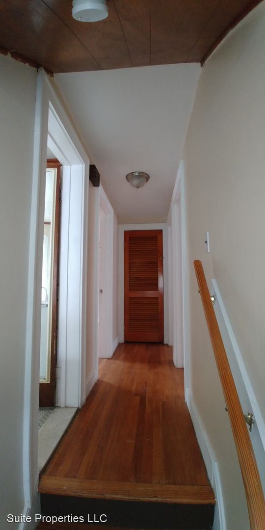 Building Photo - 3 br, 1 bath House - 14335 Whitcomb St