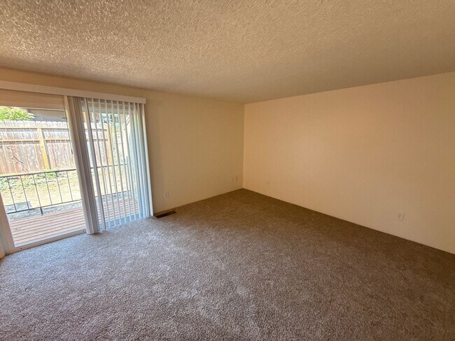 Foto del edificio - 621 Glen Creek Rd NW