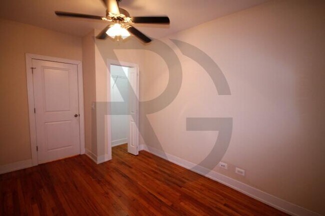 Foto del edificio - 2 bedroom in CHICAGO IL 60657