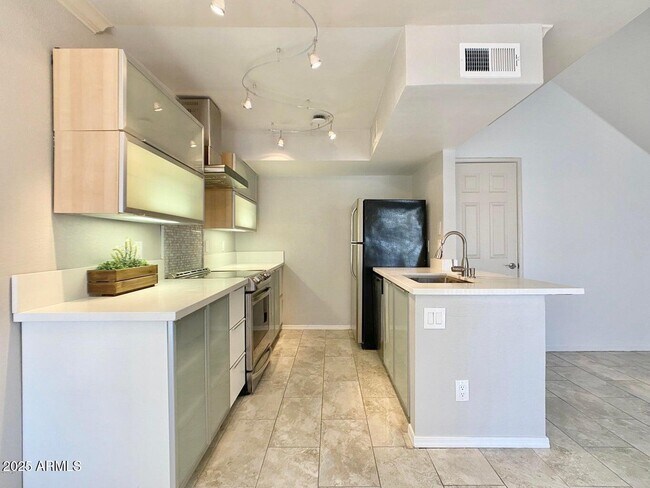 Foto del edificio - 3600 Hayden Rd