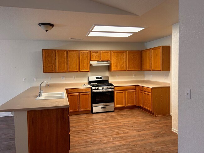Foto del edificio - Great home for rent in Tulare!