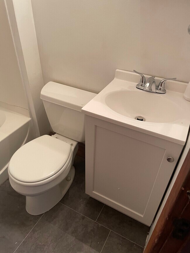 Building Photo - 545 17th Ave