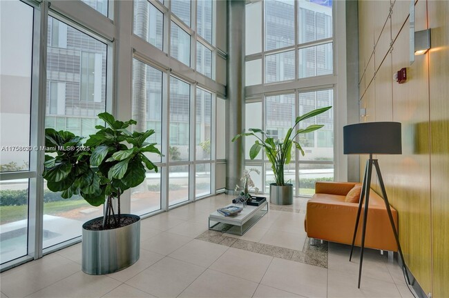Foto del edificio - 480 NE 30th St