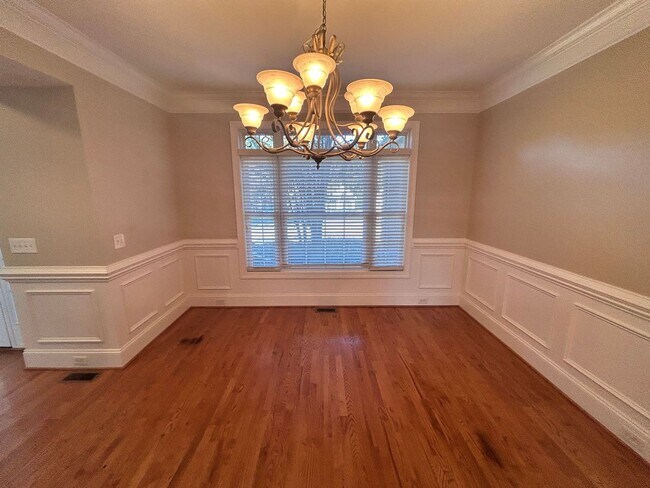 Foto del edificio - Beautiful, Corner-Lot Home in a Lovely Neighborhood