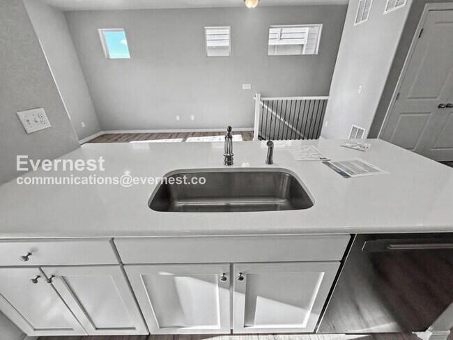 Building Photo - 4447 Samaritan Lp