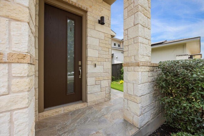 Foto del edificio - 5412 Gooding Dr