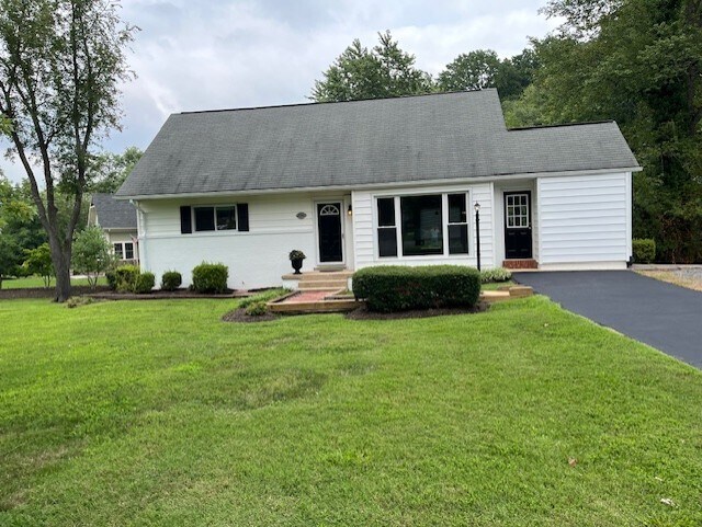 Foto principal - 2541 Flint Hill Rd