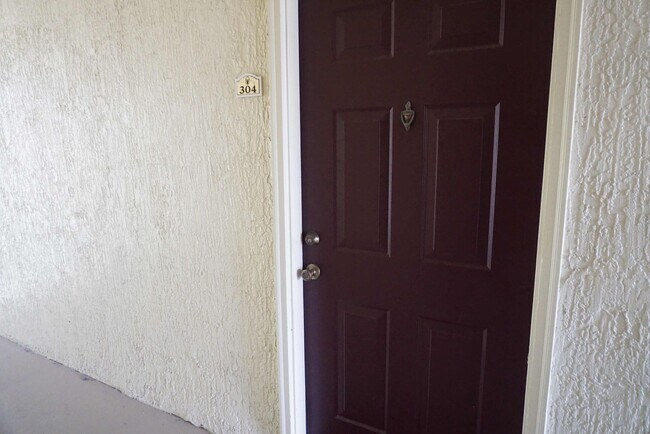 Building Photo - 2/2 condo in St Augustine